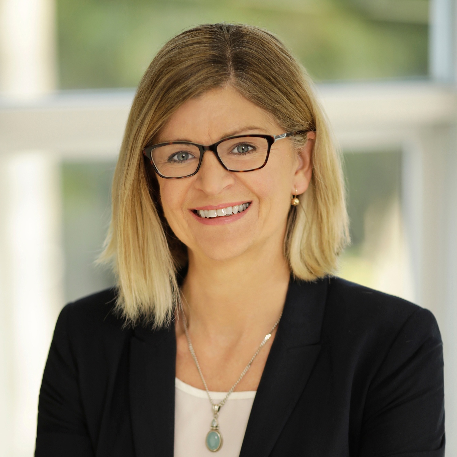 Portrait of Dr Janet Schloss