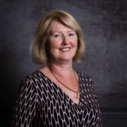 head and shoulders of Lynne McPherson