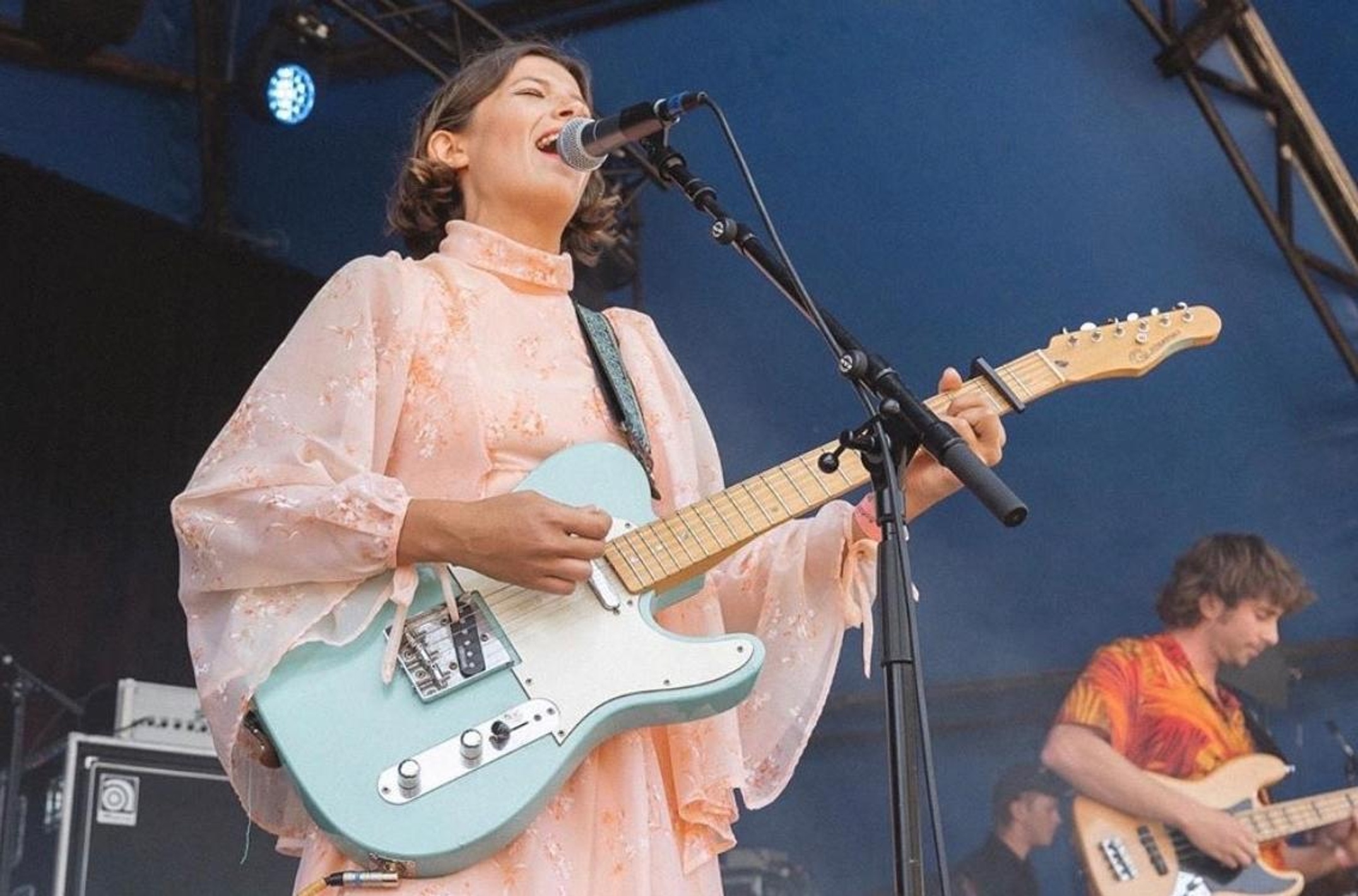 Sophie Ozard playing guitar