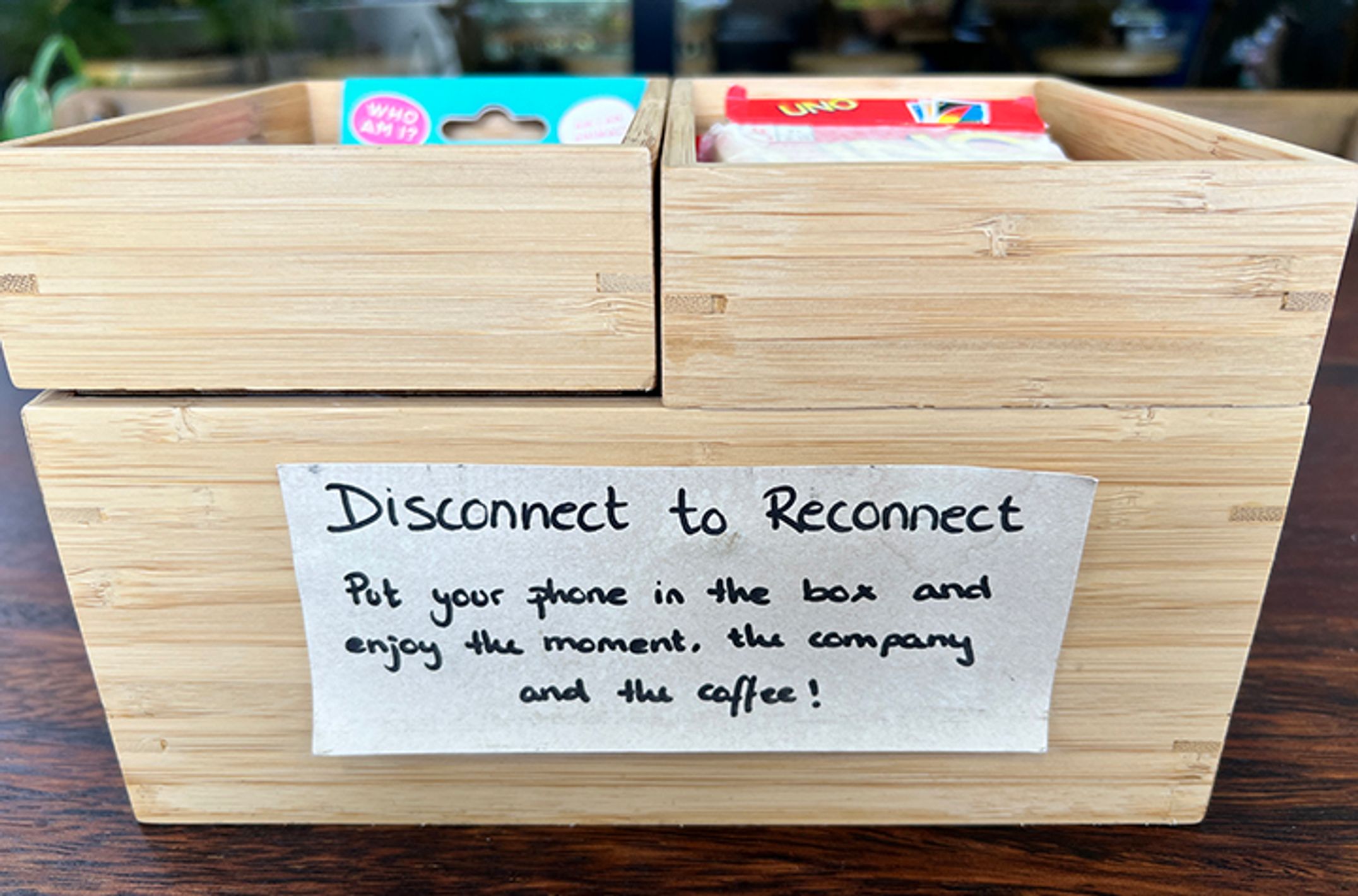 Disconnect to reconnect box for mobile phones at Grounding Cafe