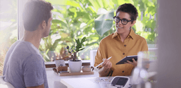 A naturpathic consultation between a man and woman