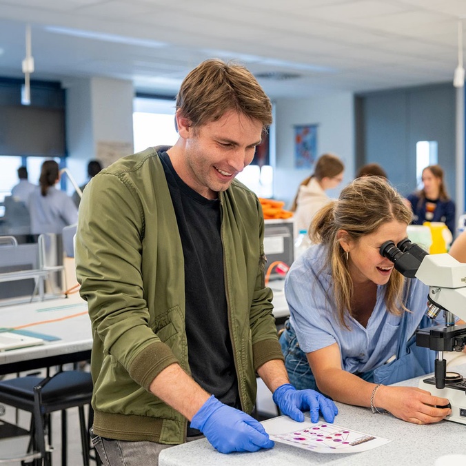 Future students in Southern Cross Uni Gold Coast Lab Facilities