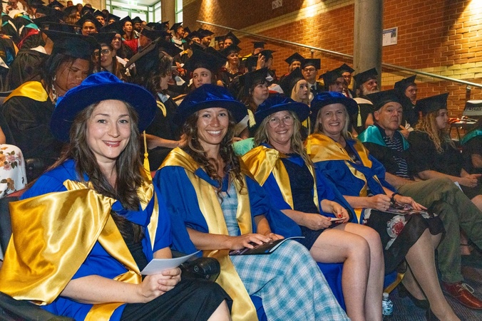 Lis25 Grad Thumbnail 4pm