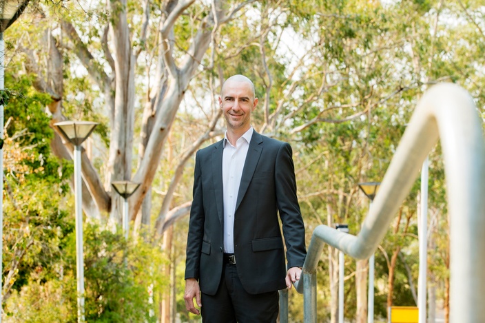 Associate Professor Matthew Leach