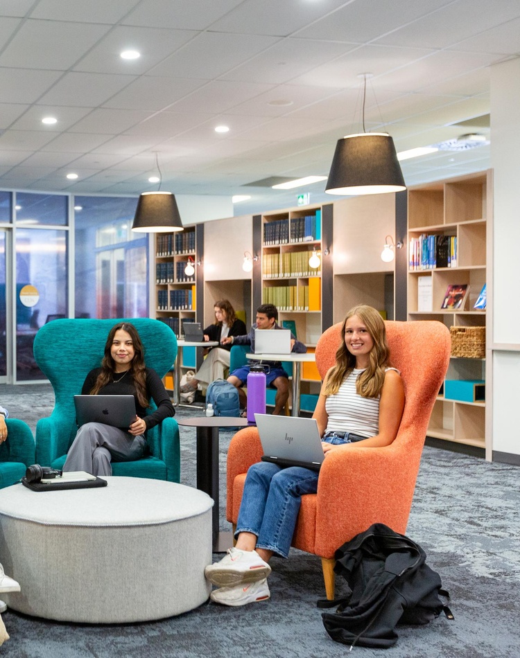 Group of Study Abroad_International students