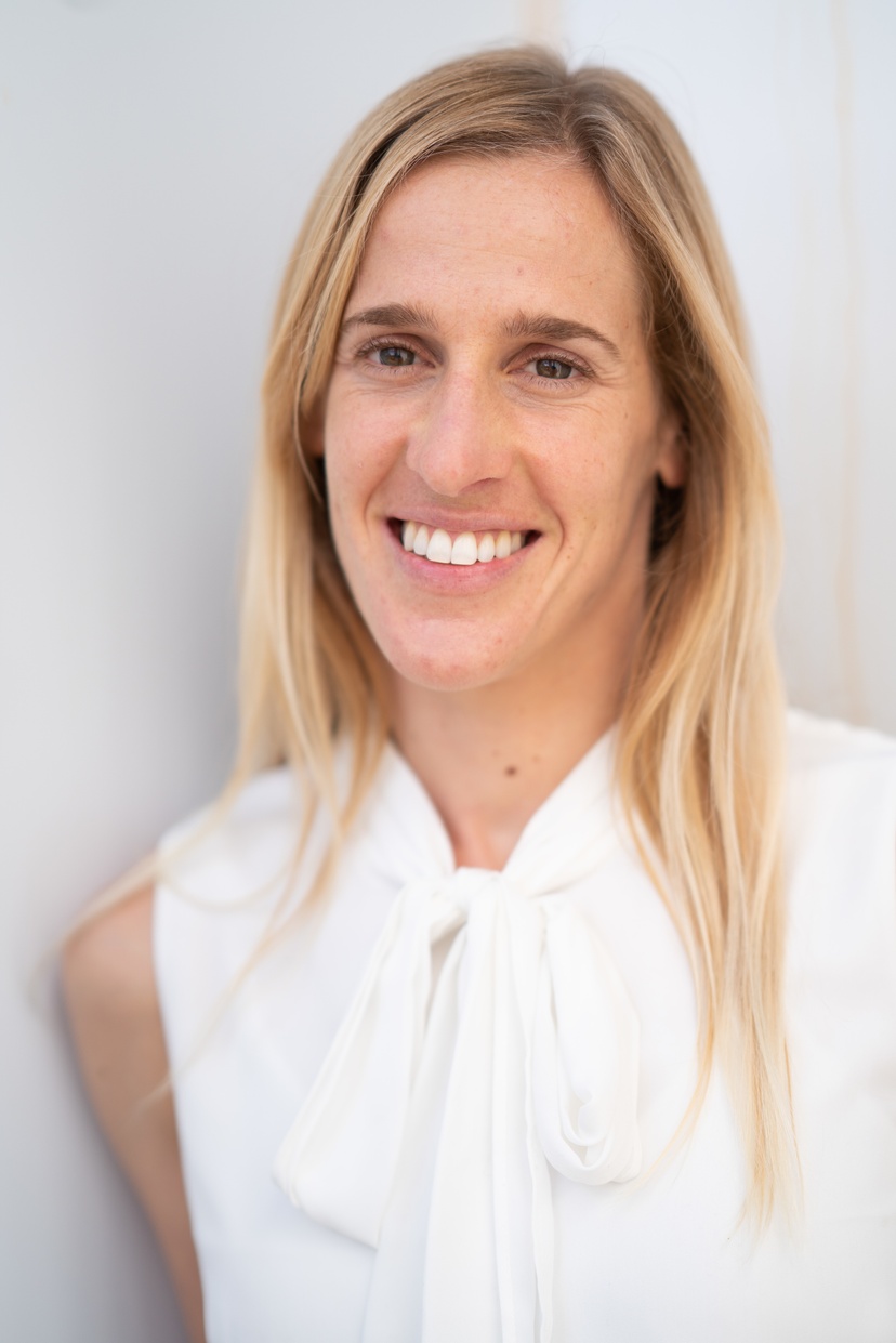 Dr Ana Manero