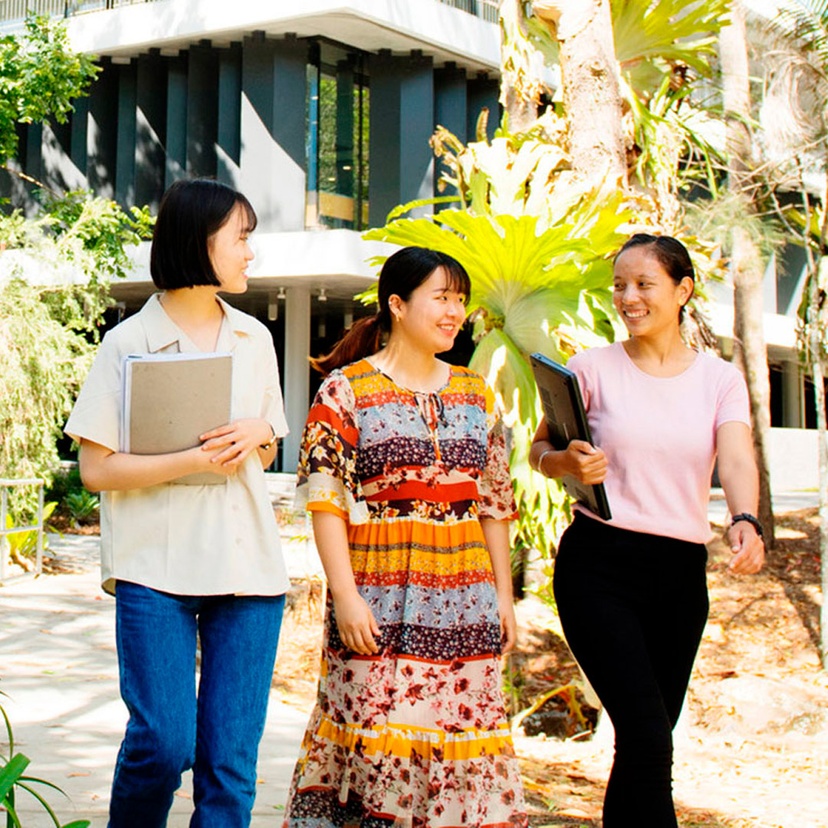 SCU English College students at the Learning Centre on the Lismore campus