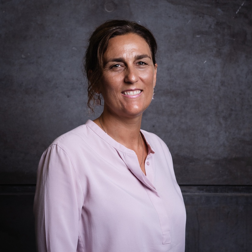 head and shoulders of Dr Antonia Canosa
