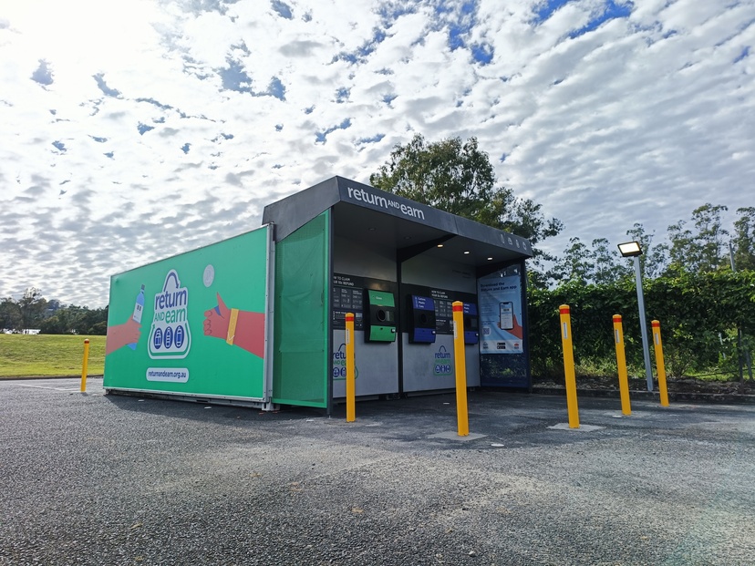 Vanshing point of return and earn into the cloudy background