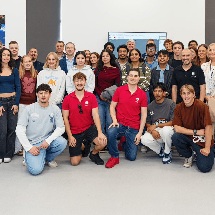 ���Ĵ�ý Vice-Chancellor, students and academics at the opening event of the Engineering Student Hub